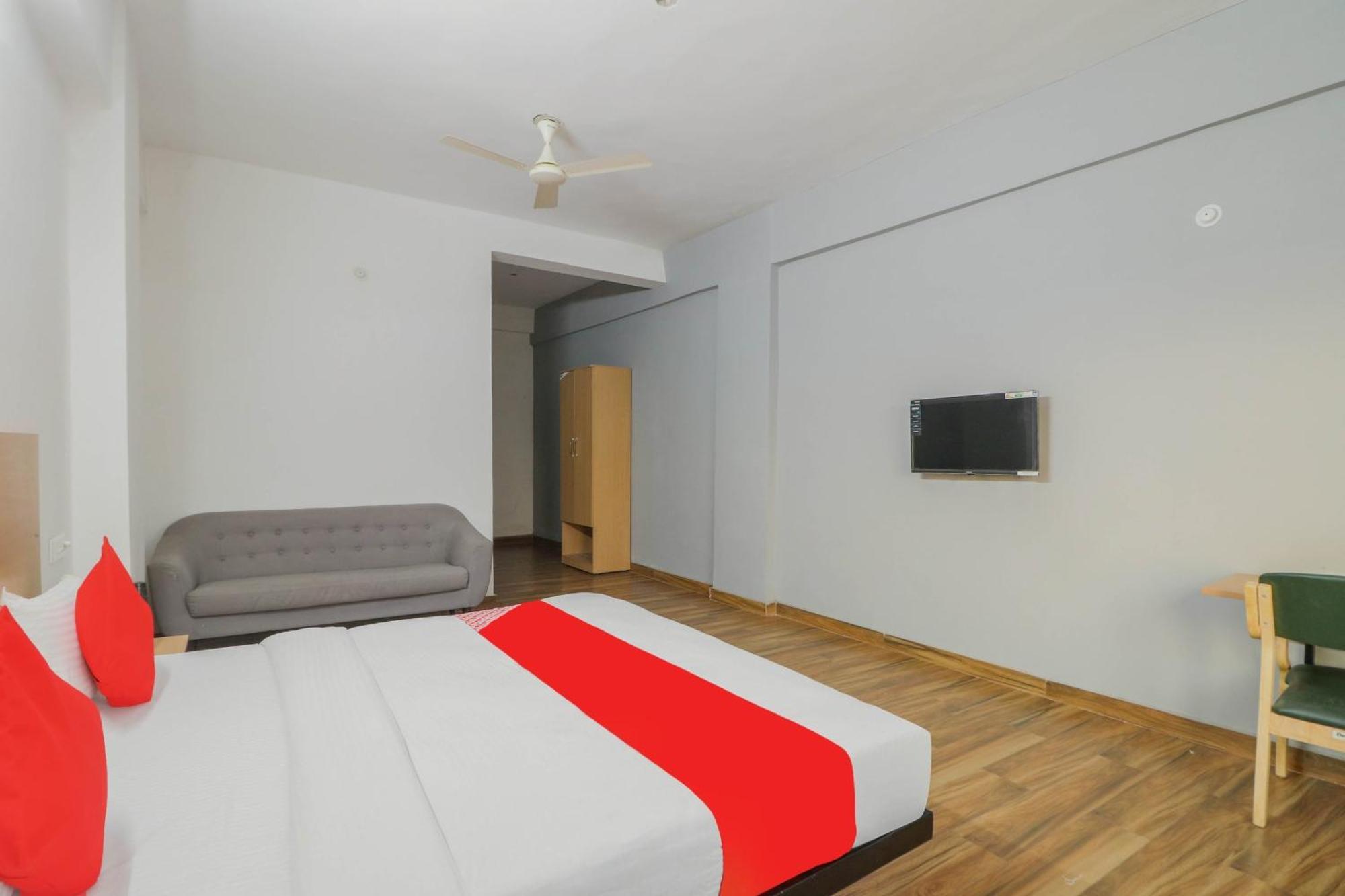 Townhall Bhiwadi Exterior photo